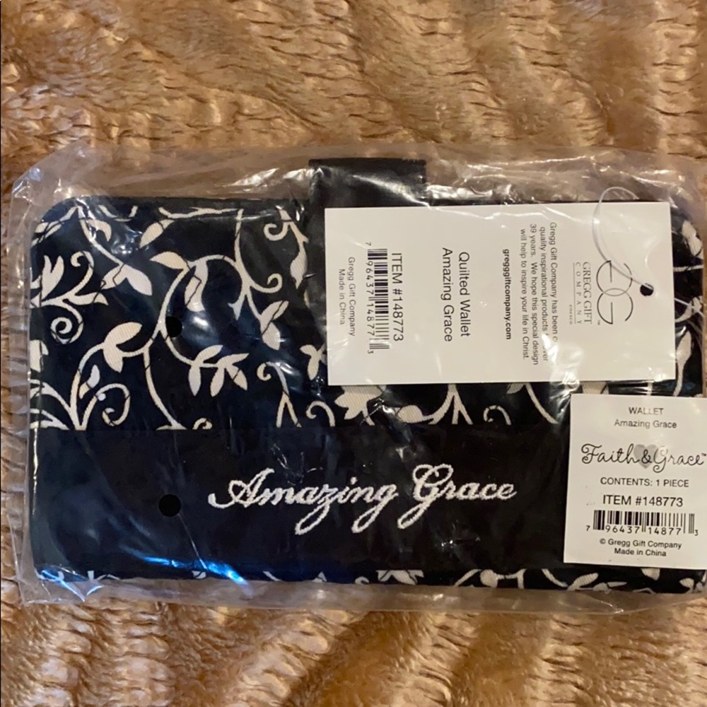 Gregg Gift Company “Amazing Grace” Floral Wallet
